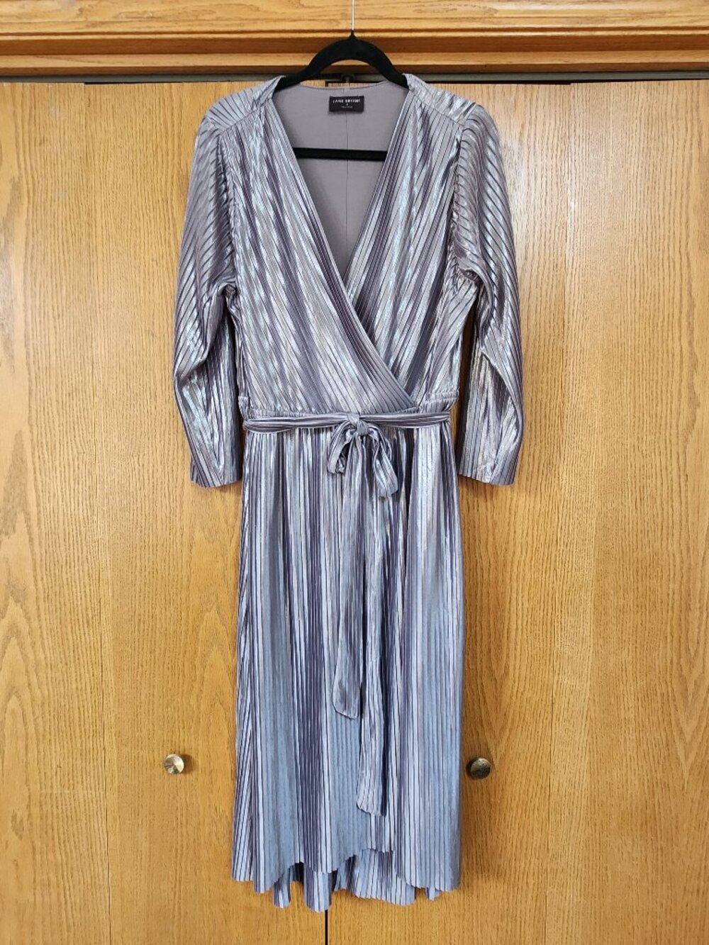 Lane Bryant Shimmering Silver Metallic Pleated Midi Dress Sz 20